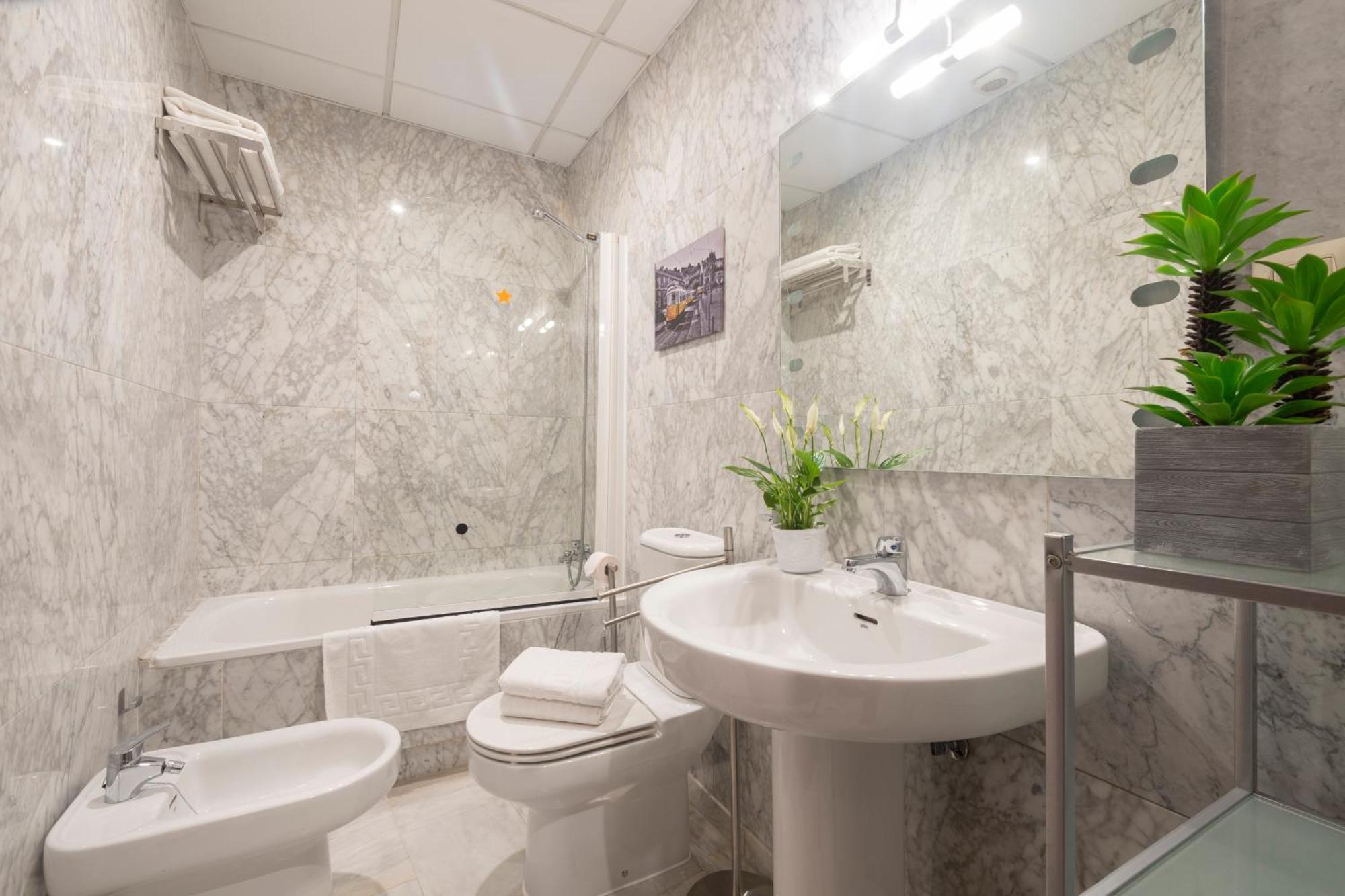 Apartamento Adultos Centro Nueva De La Virgen 2 Free Parking Granada Luaran gambar